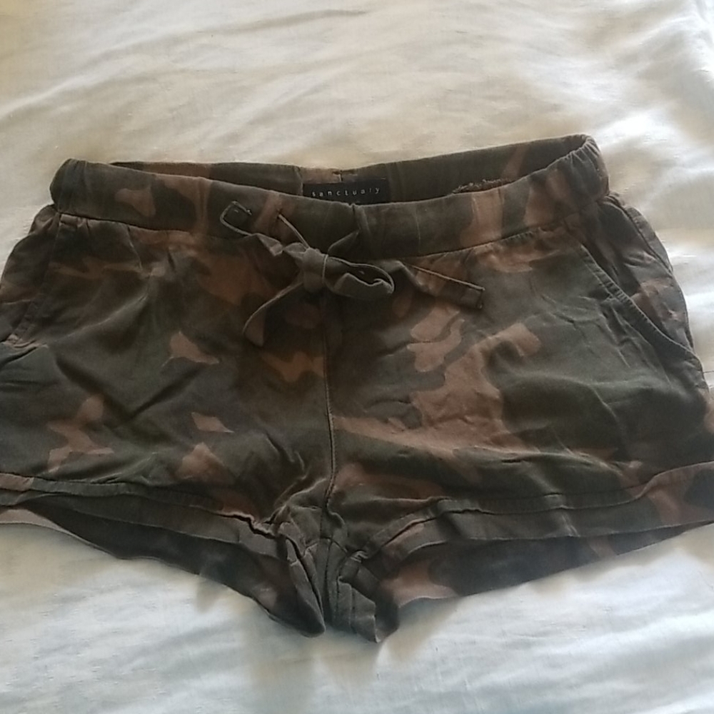 Sanctuary camo shorts